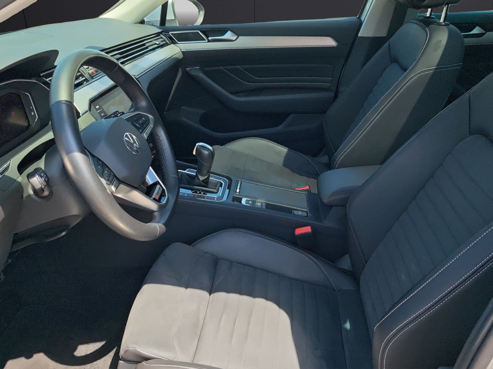 Fahrzeugabbildung Volkswagen Passat Variant TSI Elegance DSG 4M Matrix Navi A