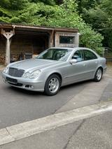 Mercedes-Benz E 200 KOMPRESSOR CLASSIC Classic - Mercedes-Benz E-Klasse: Classic