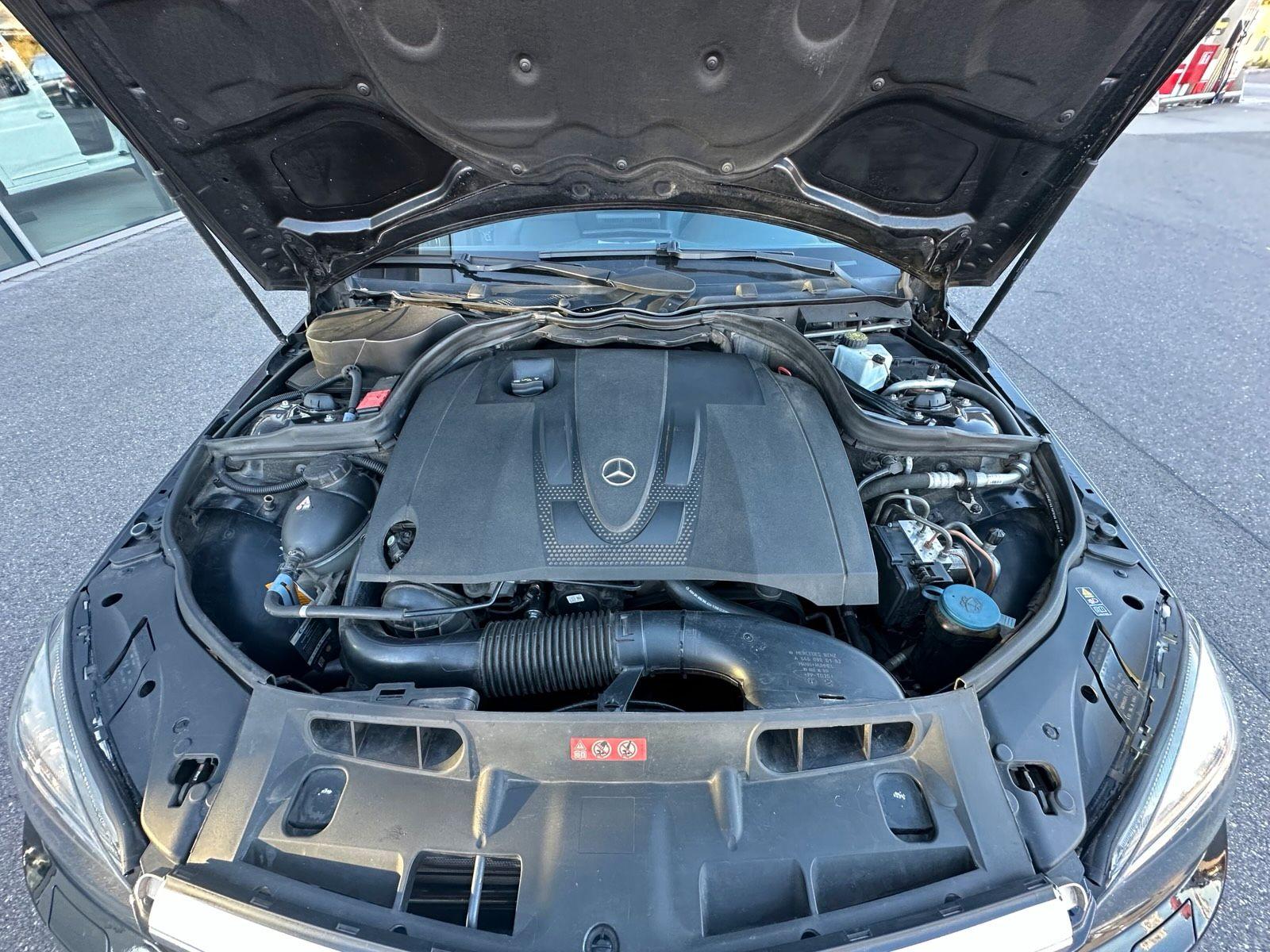 Mercedes-Benz C200 2009 — photo 11