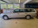 Mercedes-Benz E 320 T 4MATIC ELEGANCE Elegance - Mercedes-Benz E 320 aus 1998