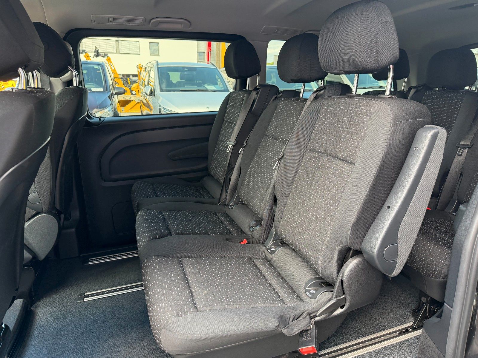 Fahrzeugabbildung Mercedes-Benz Vito 116 CDI 9G Tourer Extral DISTRONIC Stdh AHK
