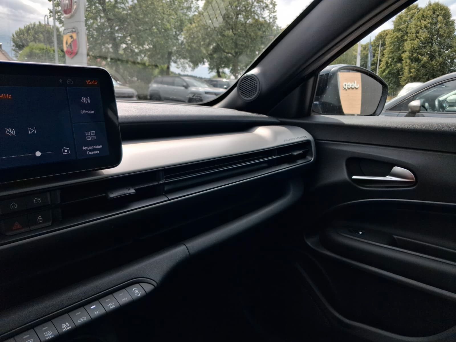 Fahrzeugabbildung Jeep Avenger Altitude Mild-Hybrid Black Edition