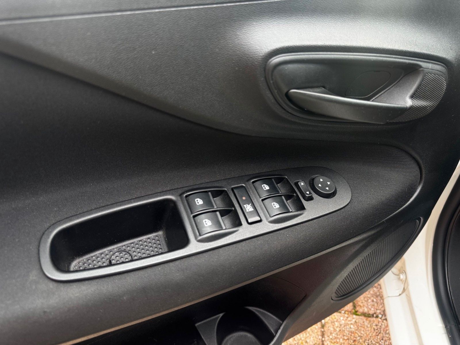 Fahrzeugabbildung Fiat Punto 1,4 8V 77PS More Start+Stopp Klima Radio
