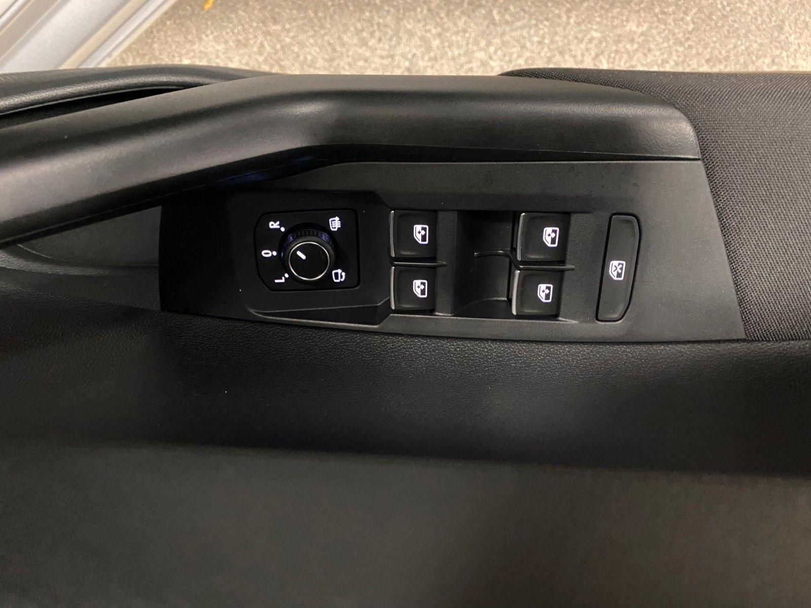 Fahrzeugabbildung Volkswagen Taigo 1.5 TSI DSG R-LINE+Black Style+ACC+Matrix+