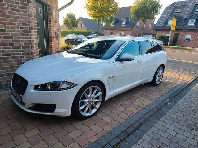 Jaguar XF 3.0 L V6 Diesel Sportbrake -