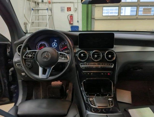 Fahrzeugabbildung Mercedes-Benz GLC 200 d 4M Coupe Night+R-Kamera+S-Dach+