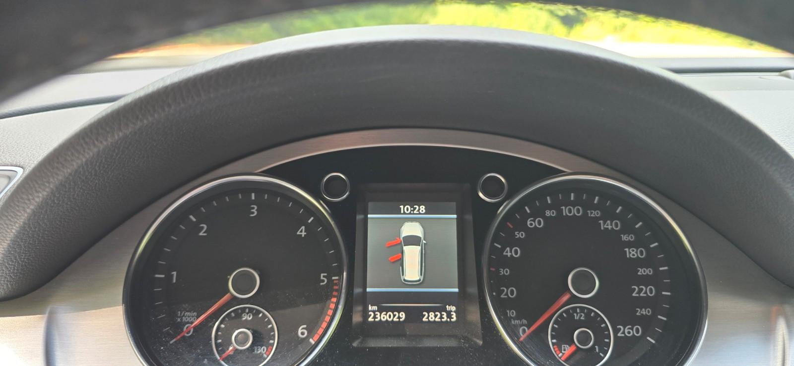Volkswagen Passat 2012 — photo 10