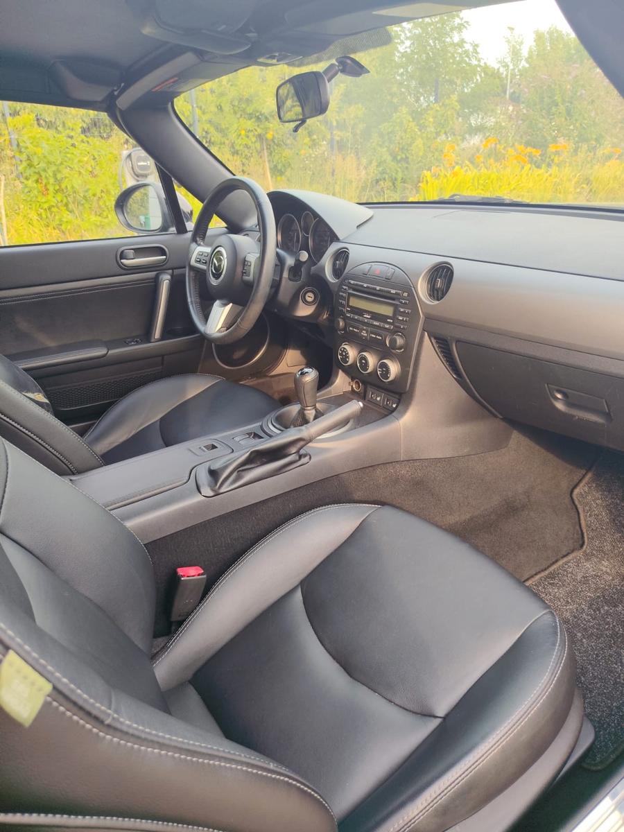 Mazda MX-5 1.8 Roadster Coupé | 126 ch | BVM | Toit rigide escamotable | Cuir | Sièges chauffants | Hifi Bose | Régulateur