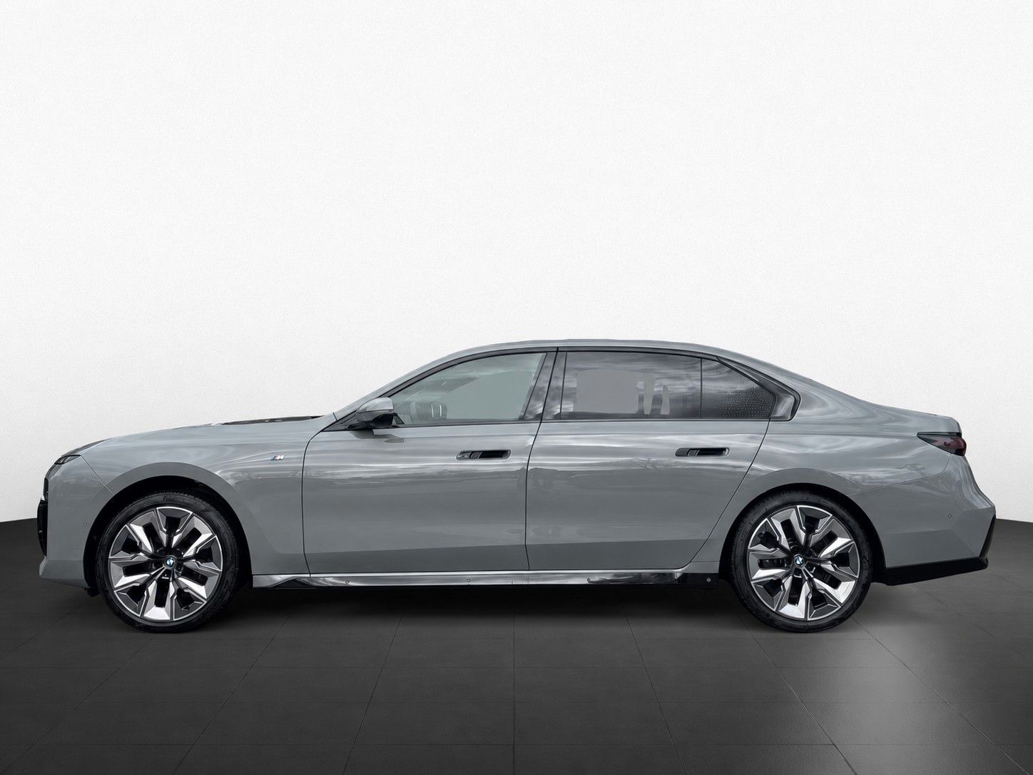 Fahrzeugabbildung BMW 740 d xDrive M Sport Pro INDIVIDUAL