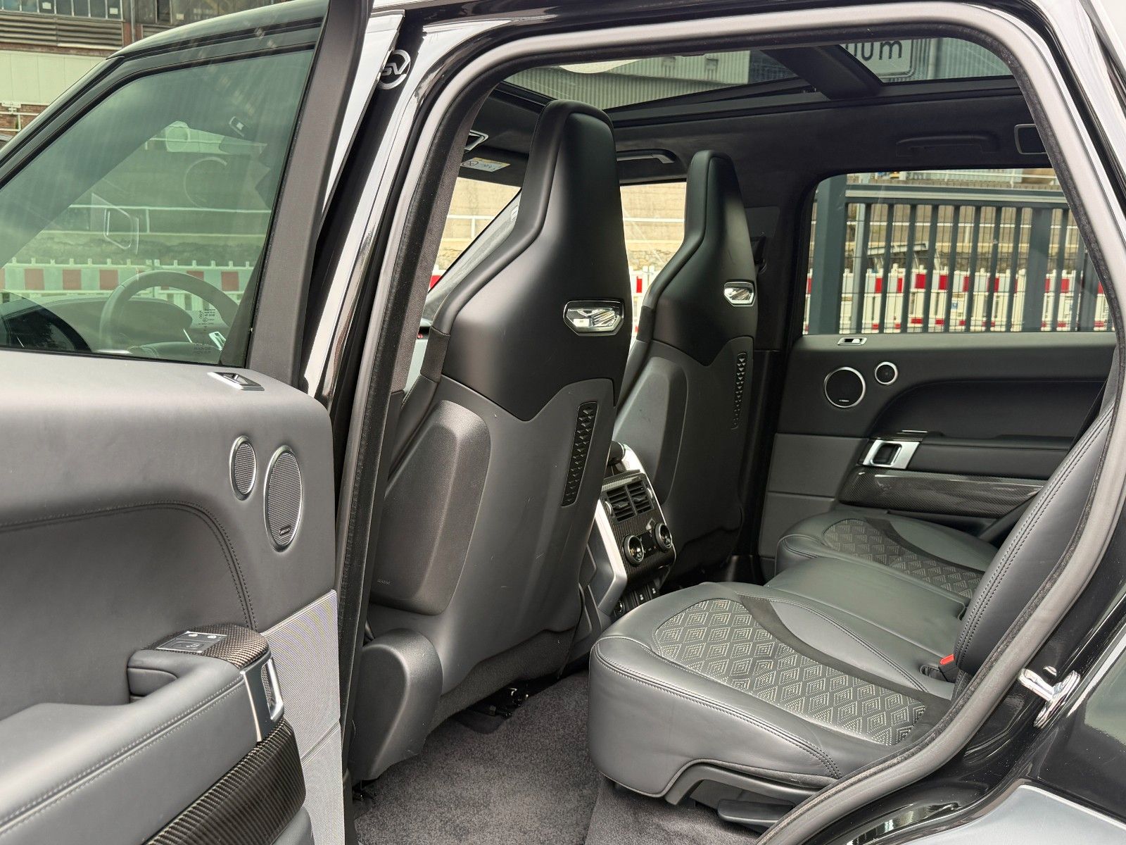 Land Rover Range Rover Sport SVR Aut. 1 Hand - /// foto 19