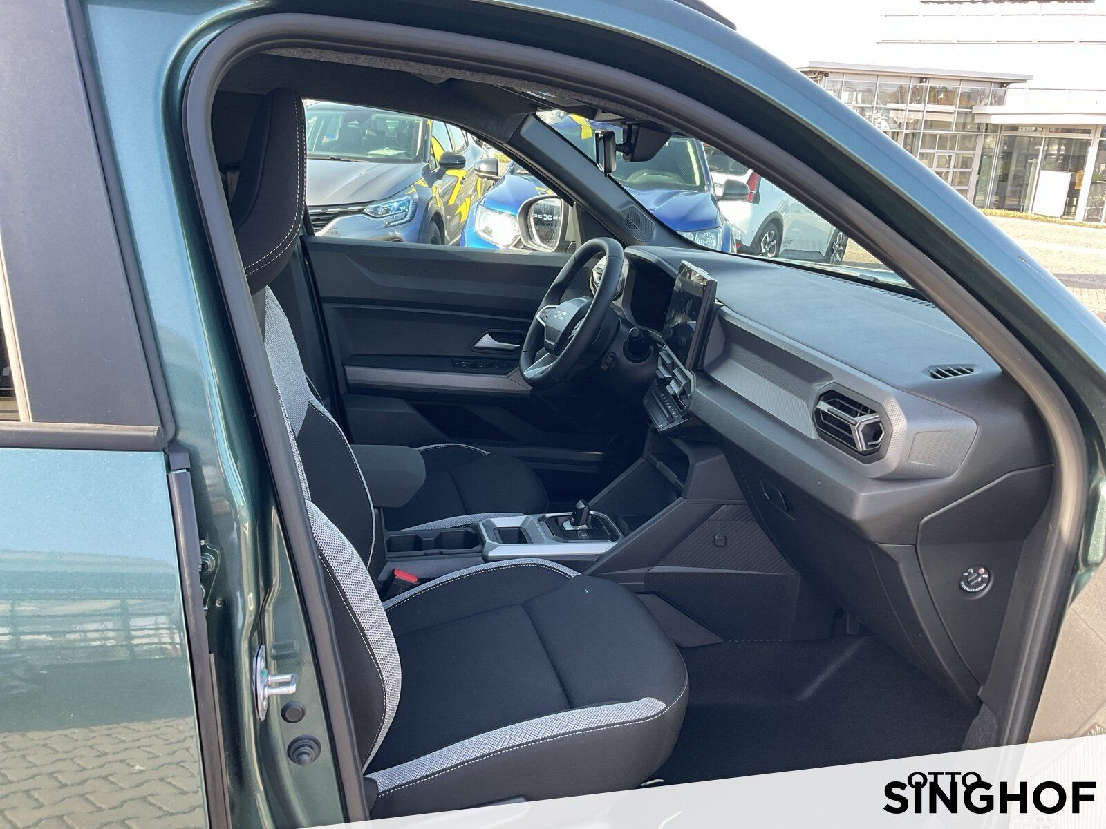 Fahrzeugabbildung Dacia Duster Journey hybrid 155