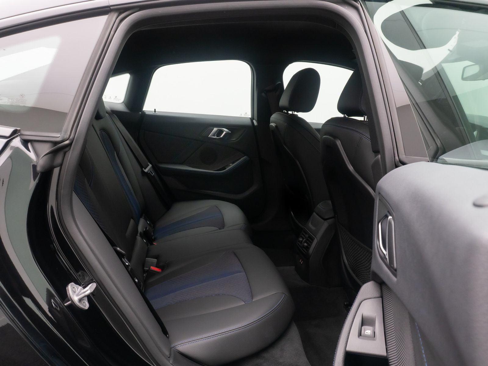Fahrzeugabbildung BMW 218i Gran Coup&eacute; MSport DAB Lenkradheizung 18Zoll
