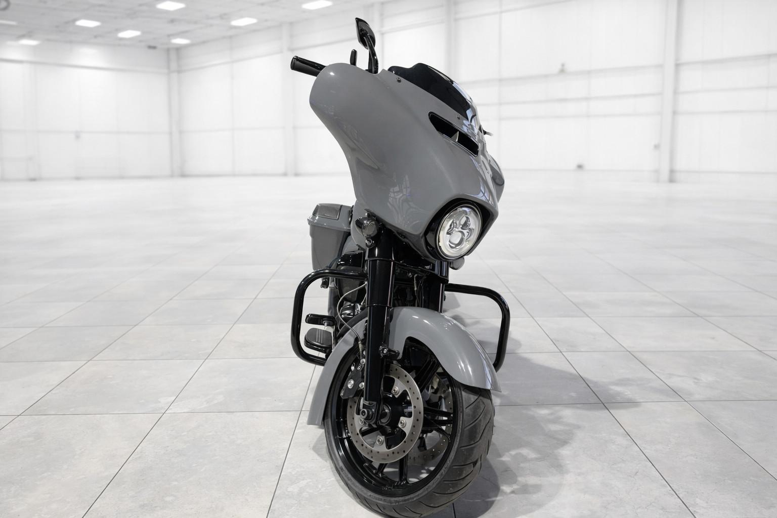 Harley-Davidson Street Glide 107 Ape