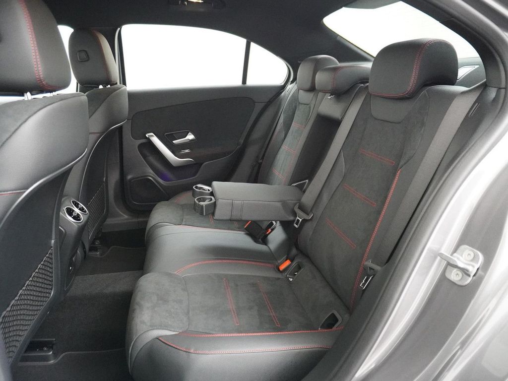 Mercedes-Benz A 250 e Star Edition AMG Line | Nightpakket | Ve