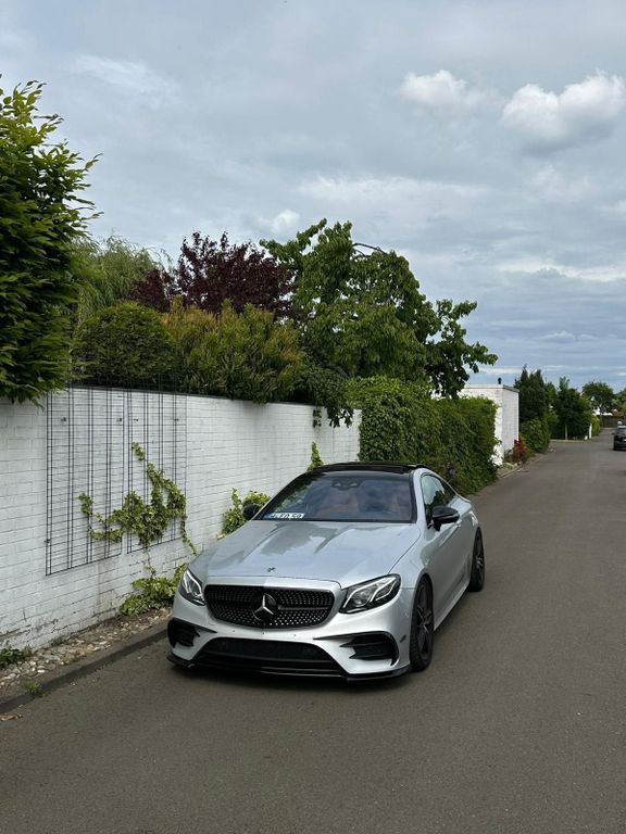 Image of Mercedes-Benz E 220