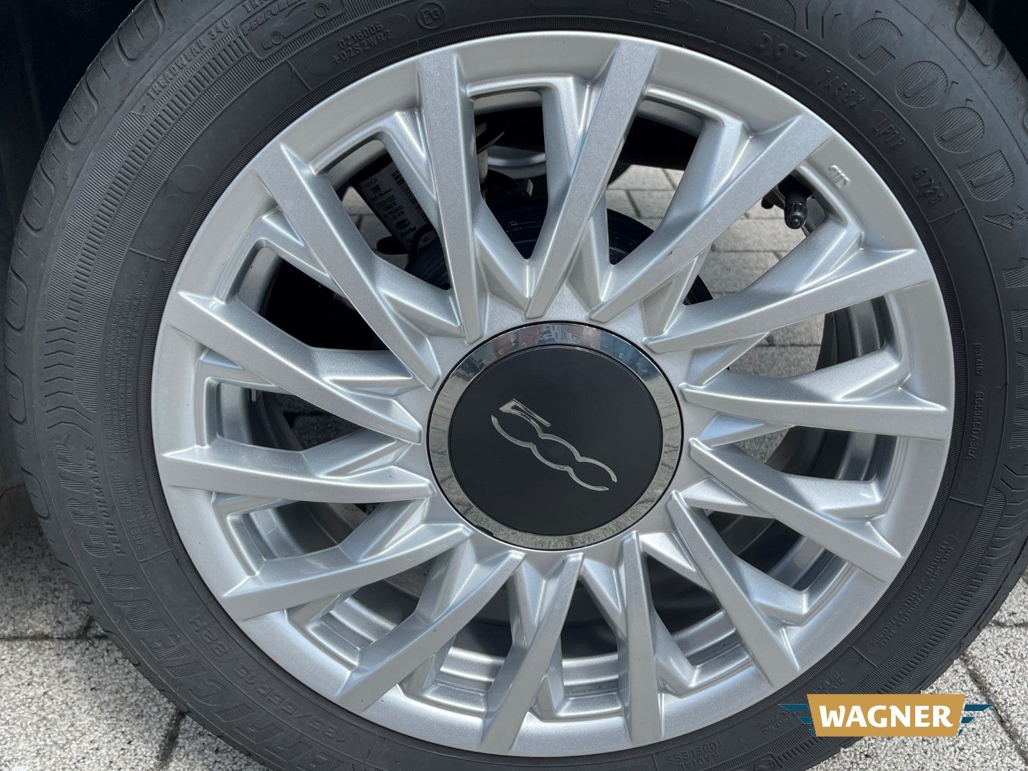 Fahrzeugabbildung Fiat 500 Klimaanlage Tempomat Isofix Bluetooth