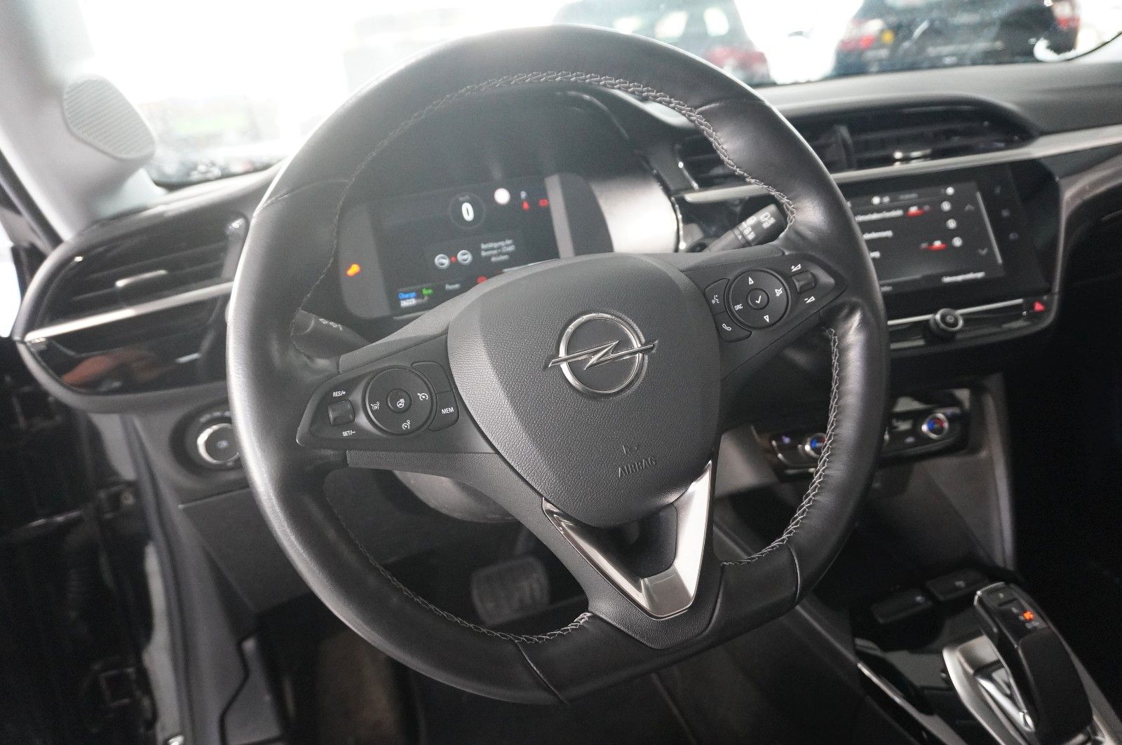 Fahrzeugabbildung Opel Corsa-e  ELEGANCE SHZ|16"ALU|PDC|SHZ|KAMERA