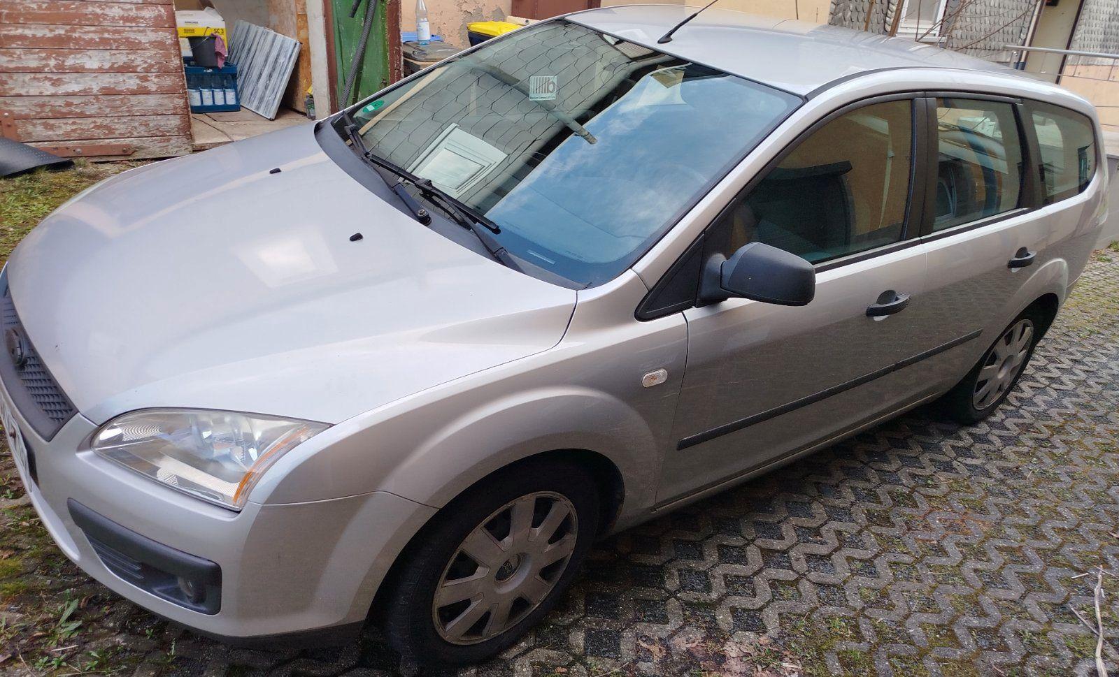 Ford Focus 2005 — interior