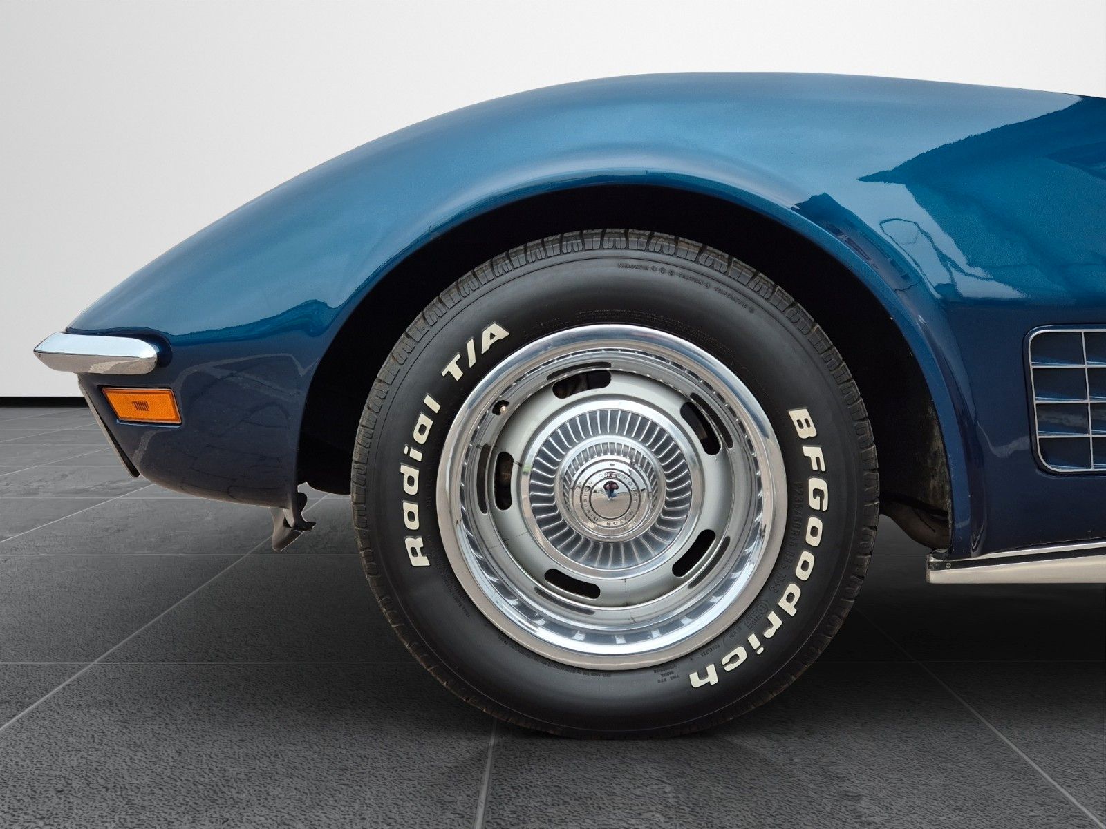 Fahrzeugabbildung Corvette C3 CABRIO 454 BIG BLOCK 390HP MATCHING AUTOMATIK