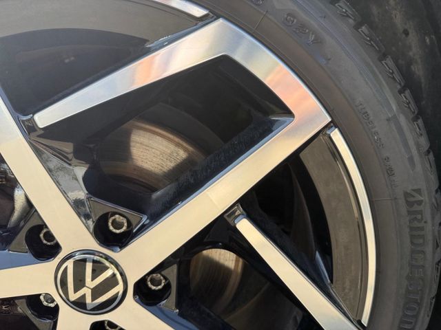 Golf 8 VIII Style 1.5 TSI Navi Memory Sitze CarP
