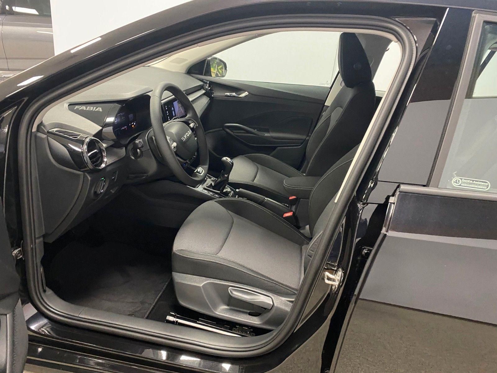 Fahrzeugabbildung SKODA Fabia 1.0 TSI DSG Selection+bis 2031 Garantie+BC
