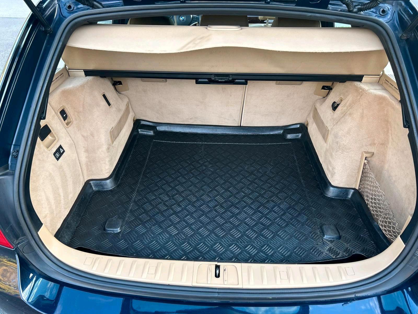 BMW 318 2010 — photo 14
