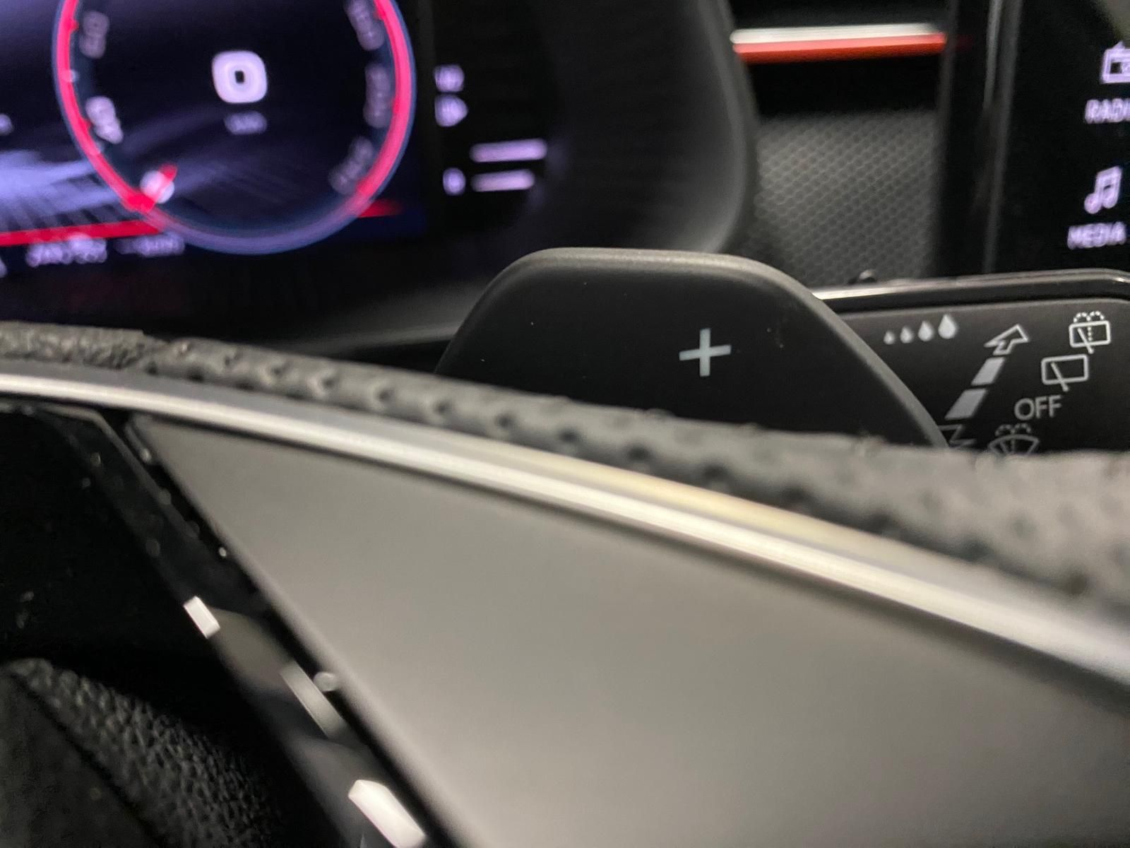 Fahrzeugabbildung SKODA Kamiq 1.5 TSI DSG Monte Carlo+MATRIX+PANO+5J GAR