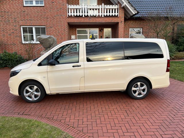 Mercedes-Benz Vito Tourer CDI 4MATIC Taxi Rollstuhlauffahrt