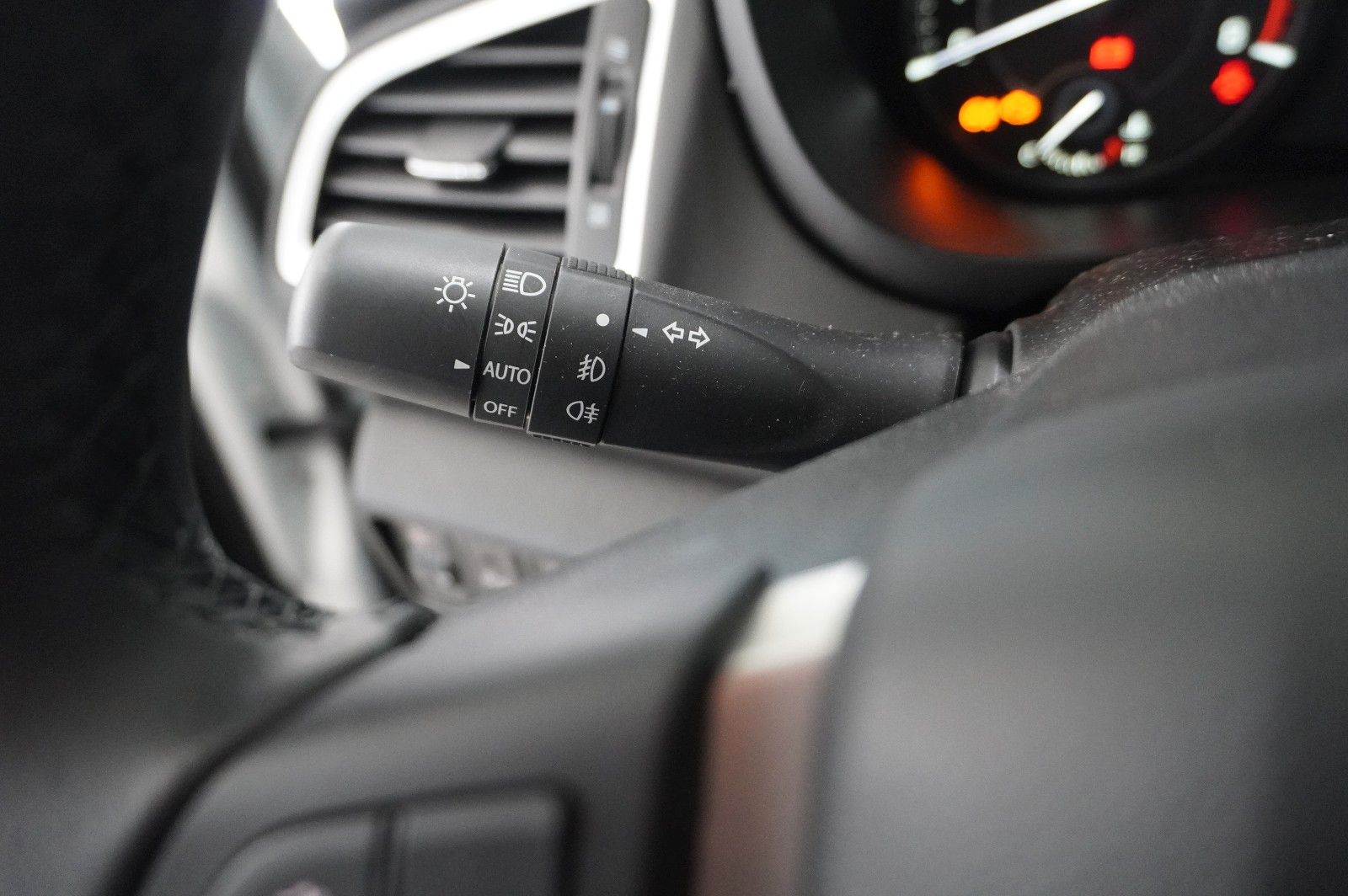 Fahrzeugabbildung Suzuki (SX4) S-Cross 1.4 COMFORT NAVI/LED/KAMERA/SH/DAB