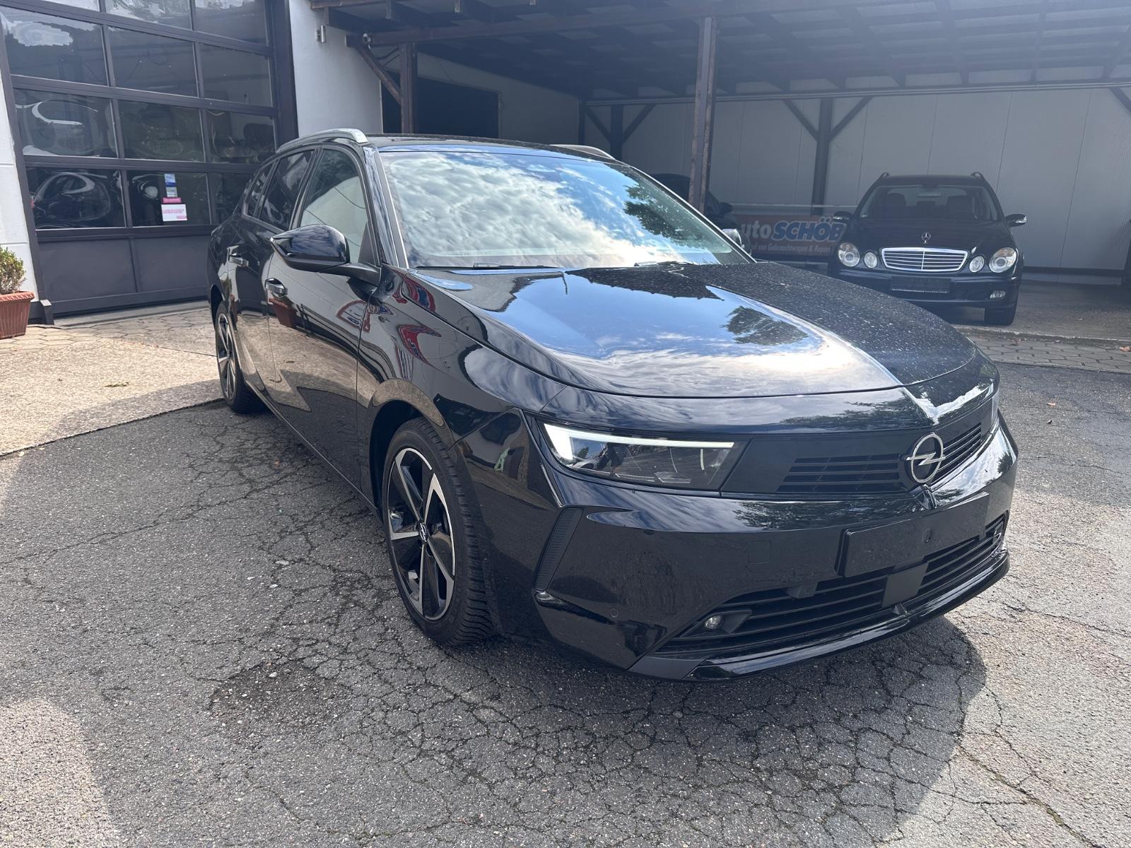 Opel Astra L Sports Tourer Elegance-18tkm-96kw-Allwet