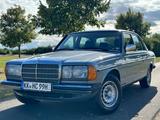 Mercedes-Benz 250 W123*Automatik*H-Zulassung*Garagenwagen - Mercedes-Benz 250 in Düsseldorf