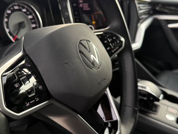 Volkswagen Touareg - 9
