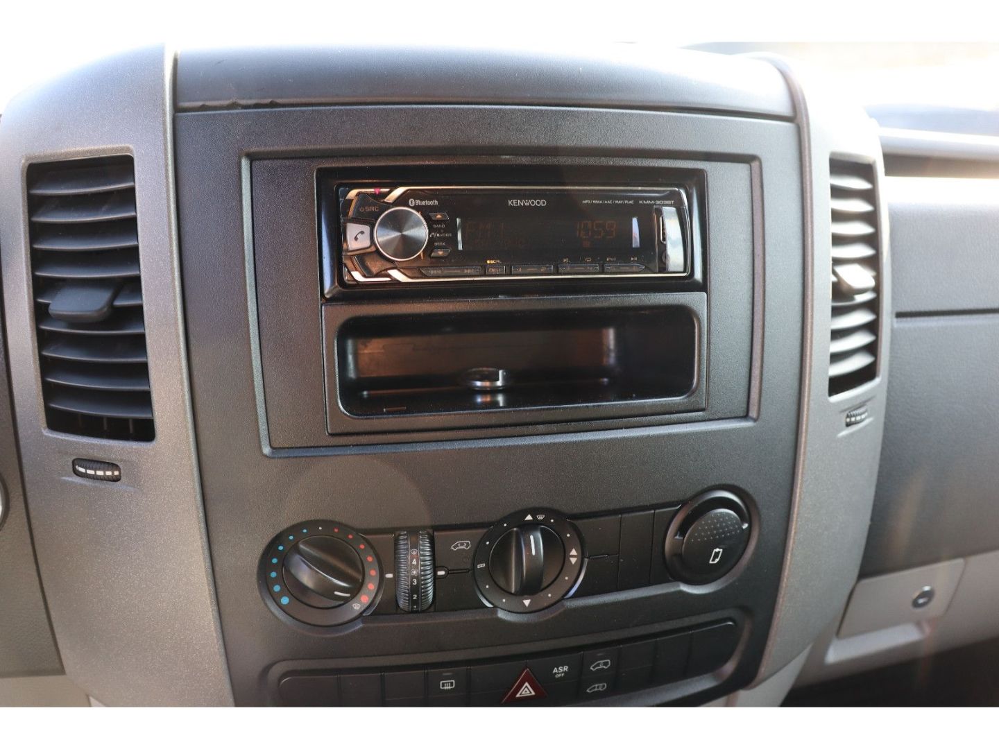 Fahrzeugabbildung Mercedes-Benz Sprinter 313 CDI II Kasten AHK 3-Sitzer