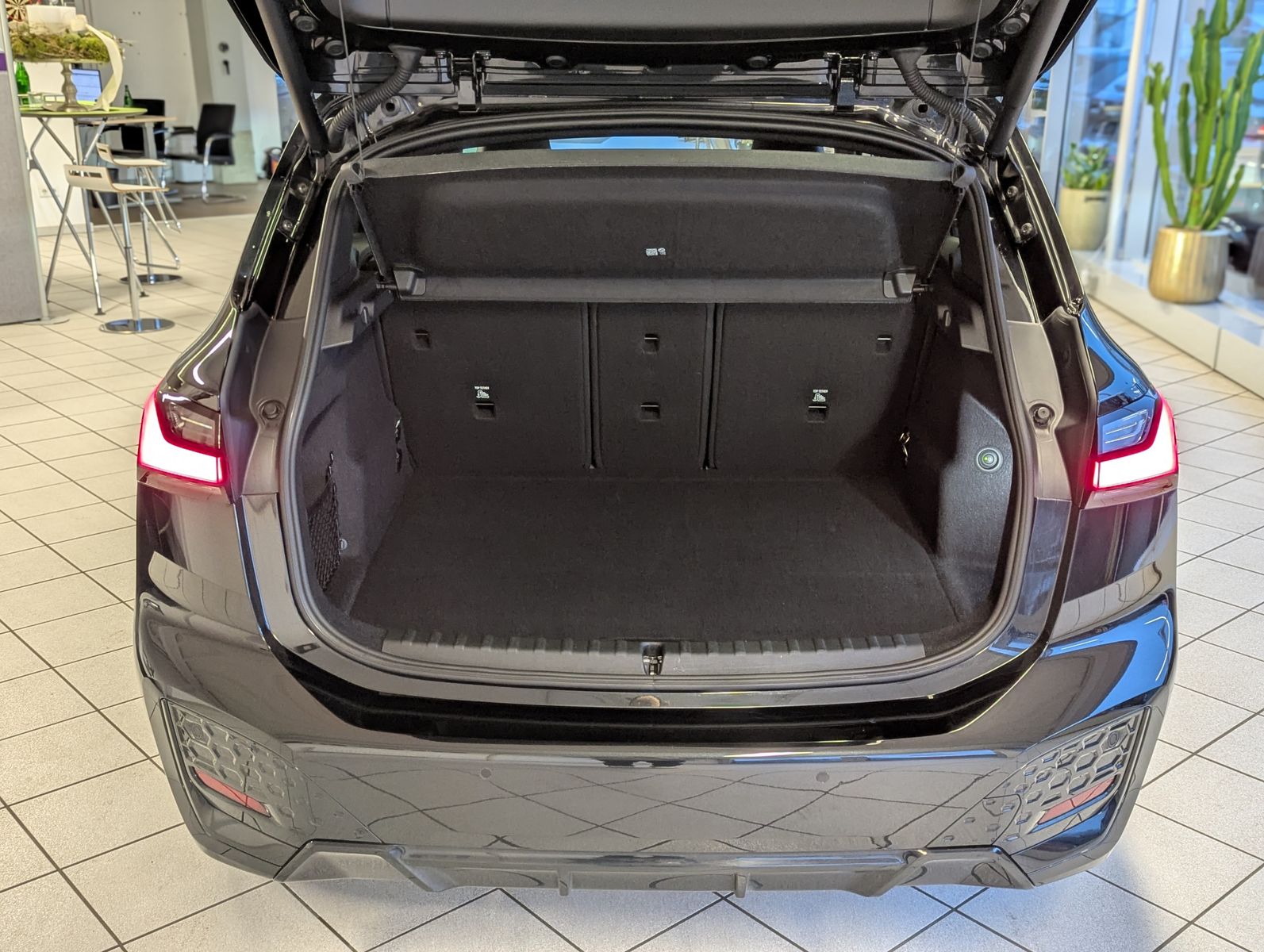 BMW 223 Active Tourer i xD M-Sport Pano H/K 360° AHK - Image 17