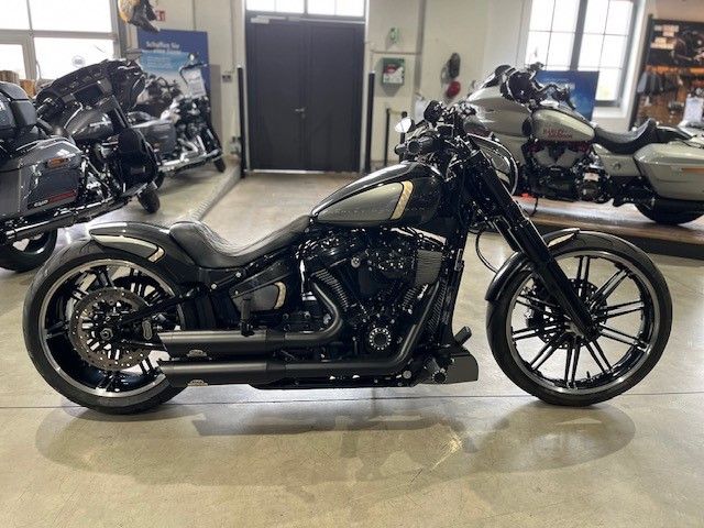 Harley-Davidson FXBR Breakout Umbau Jekill Airride 260er Custom