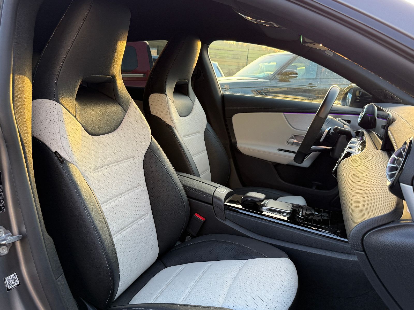 Fahrzeugabbildung Mercedes-Benz CLA 250 SB AMG-Line ACC Leder LED Memory Kamera