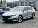 Skoda Octavia Combi First Edition*Pano*Sthz*LED*Massag - Skoda Octavia: First Edition