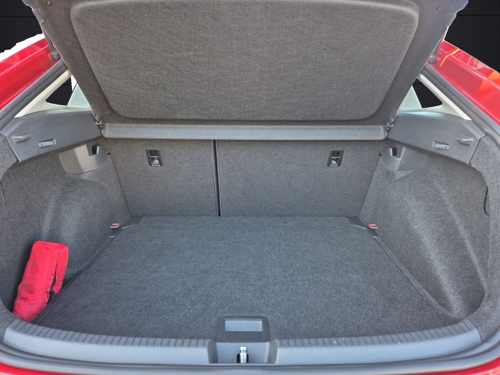 Fahrzeugabbildung Volkswagen Taigo TSI Life LED AID ACC RFK SH LM