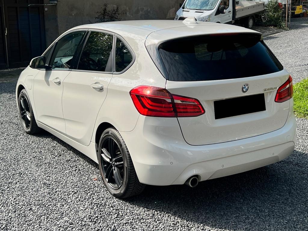 BMW 225