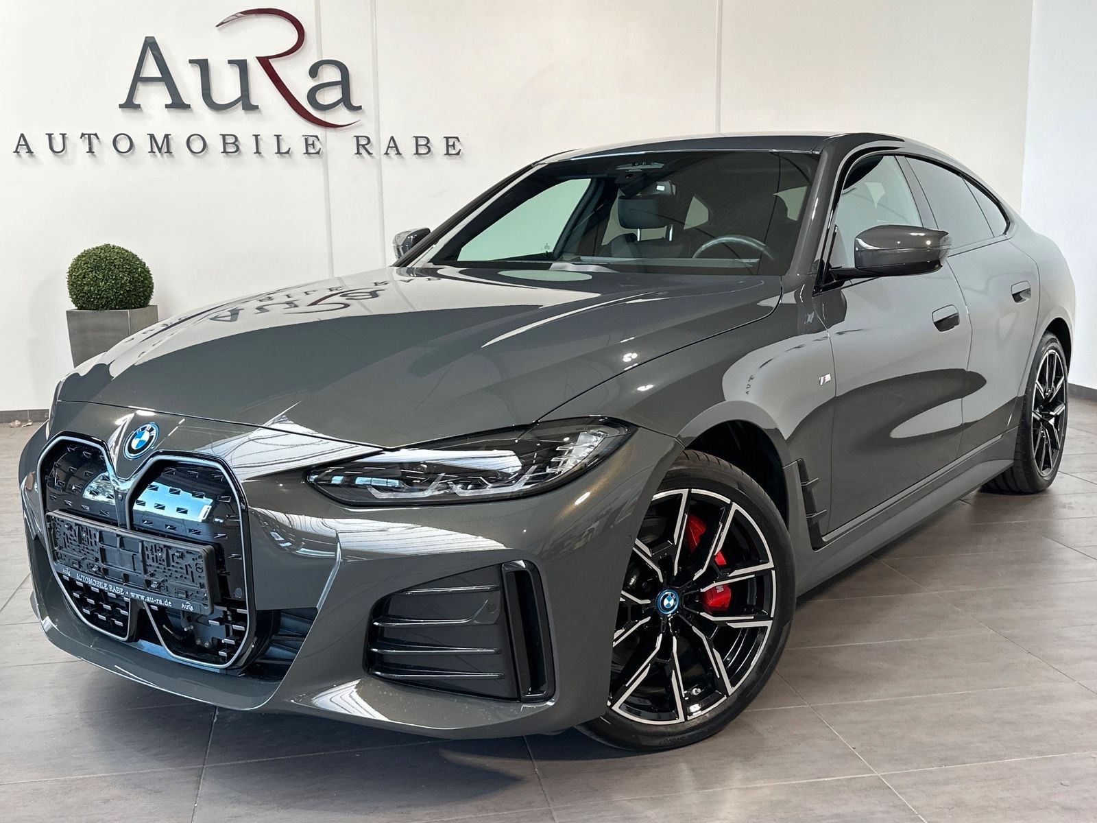 Fahrzeugabbildung BMW i4 eDrive40 Gran Coupe M-Sport NAV+LED+KAM+SHZ