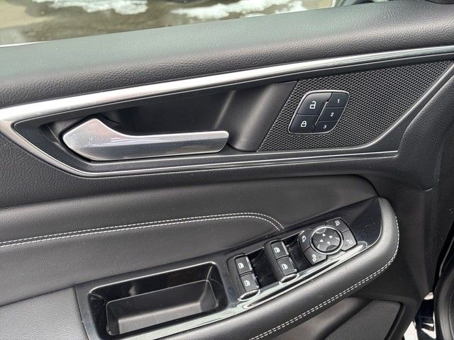 Fahrzeugabbildung Ford S-MAX 2.0Eco Boost Titanium PANO+LED+PARKLENK+AC