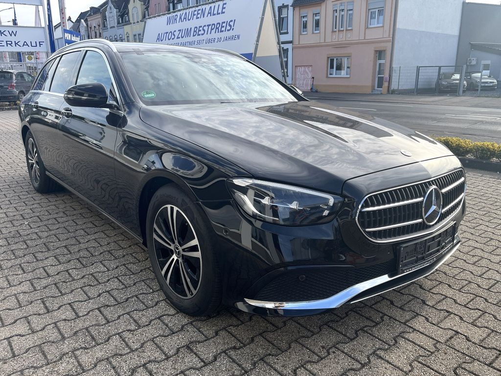 Image of Mercedes-Benz E 200