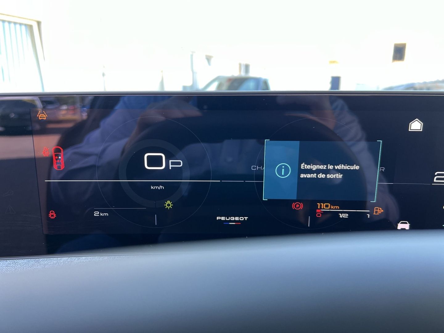 Fahrzeugabbildung Peugeot 3008 Allure HYBRID 145 e-DSC6  Navi AHK CarPlay