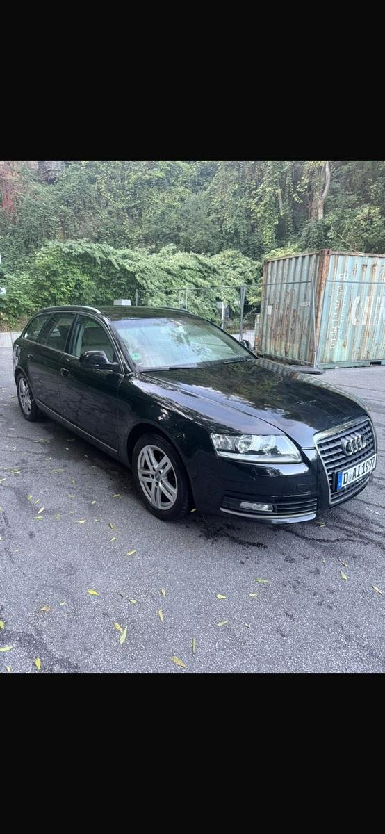 Audi A6 2011 — салон