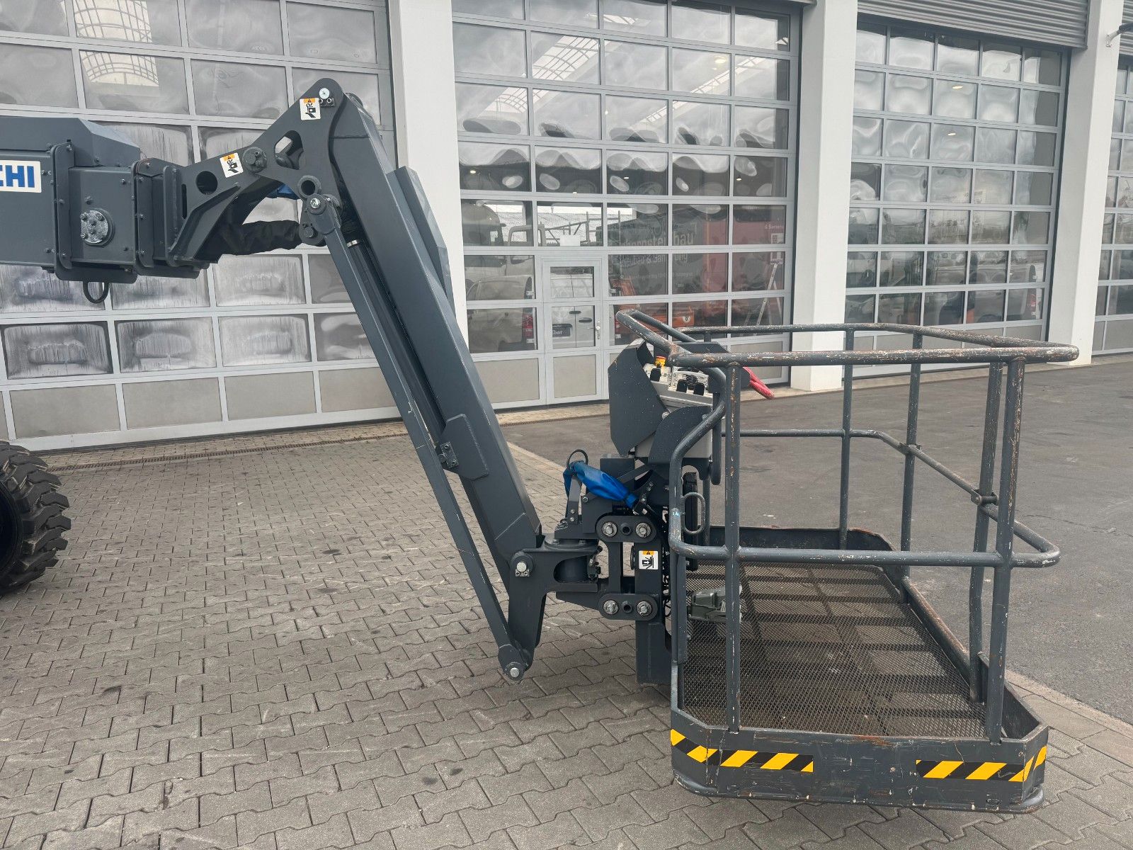 Fahrzeugabbildung Andere Aichi SP 14 DJ / 1.178h / Arbeitshöhe: 15,9m