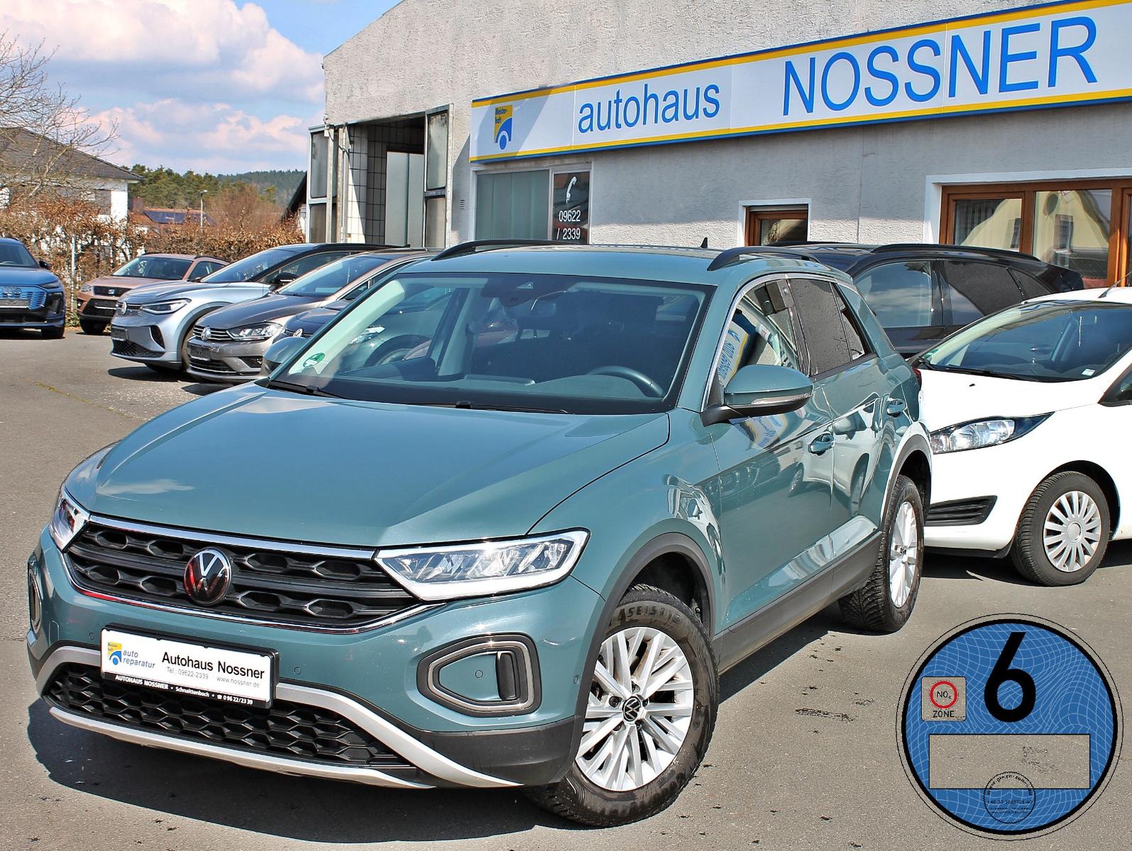 Volkswagen T-Roc TSI Life (LED,Navi,LMR16,SHZ,PDC,Climatr.)