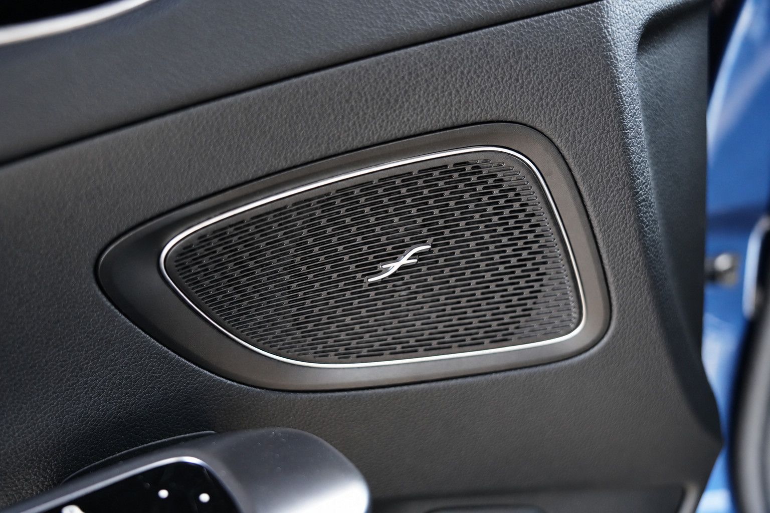 Fahrzeugabbildung Mercedes-Benz C 300 e T *Ambiente*SHZ*Rückfahrkamera*T-Winkel*