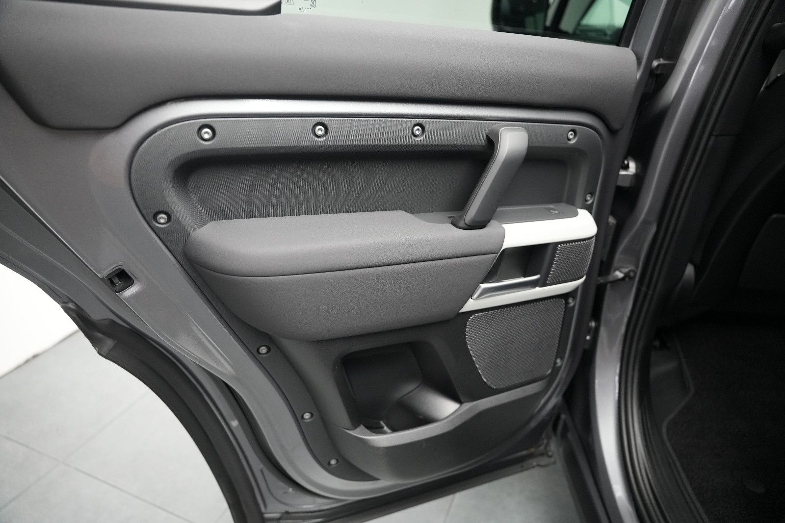 Fahrzeugabbildung Land Rover Defender 110 SE*Panorama*Meridian*360°KAM*Memory