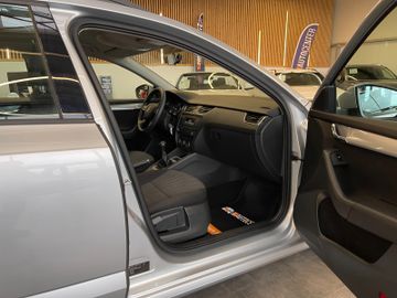 MYAUTOCENTER – Gebraucht- und Jahreswagen mit Werkstattservice in Pfaffenhofen Skoda Octavia Combi Ambition *2. Hand*Klima*PDC*Radio*