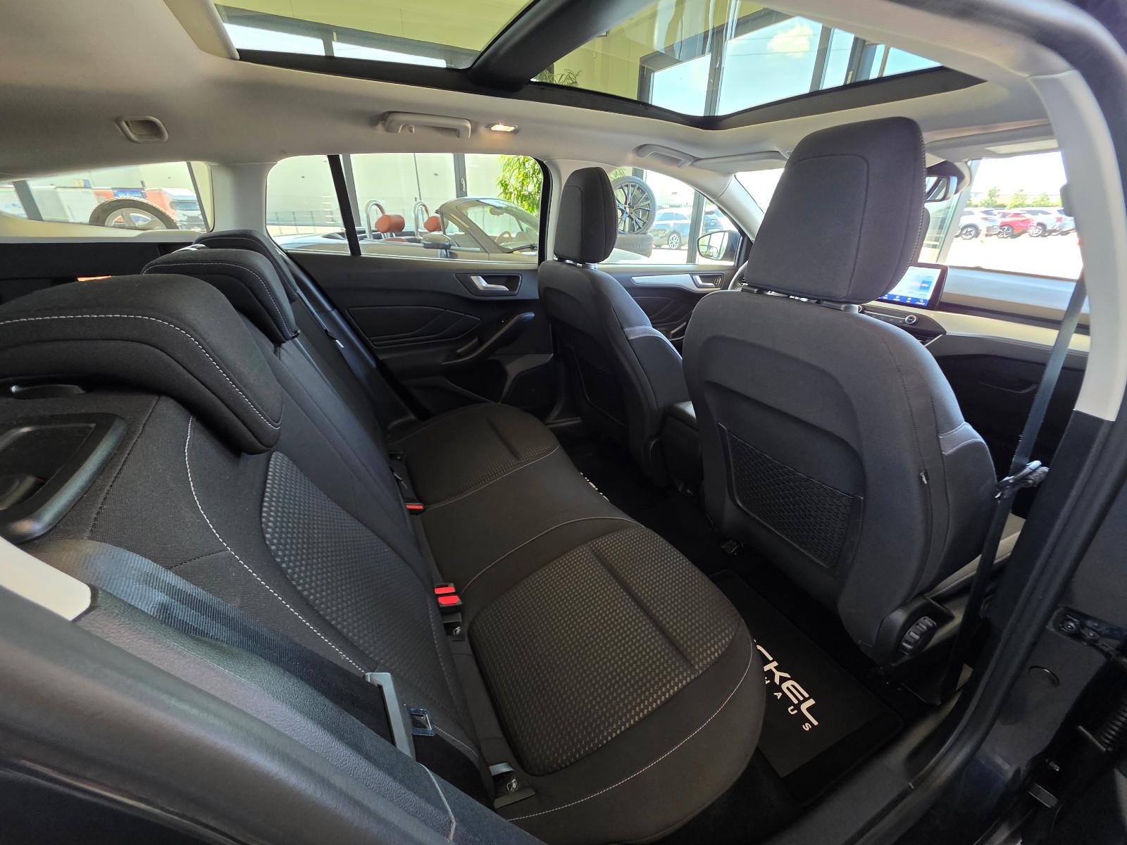 Ford Focus Tur. Titanium*Led*Ahk*Acc*Kamera*Pano*B&O*